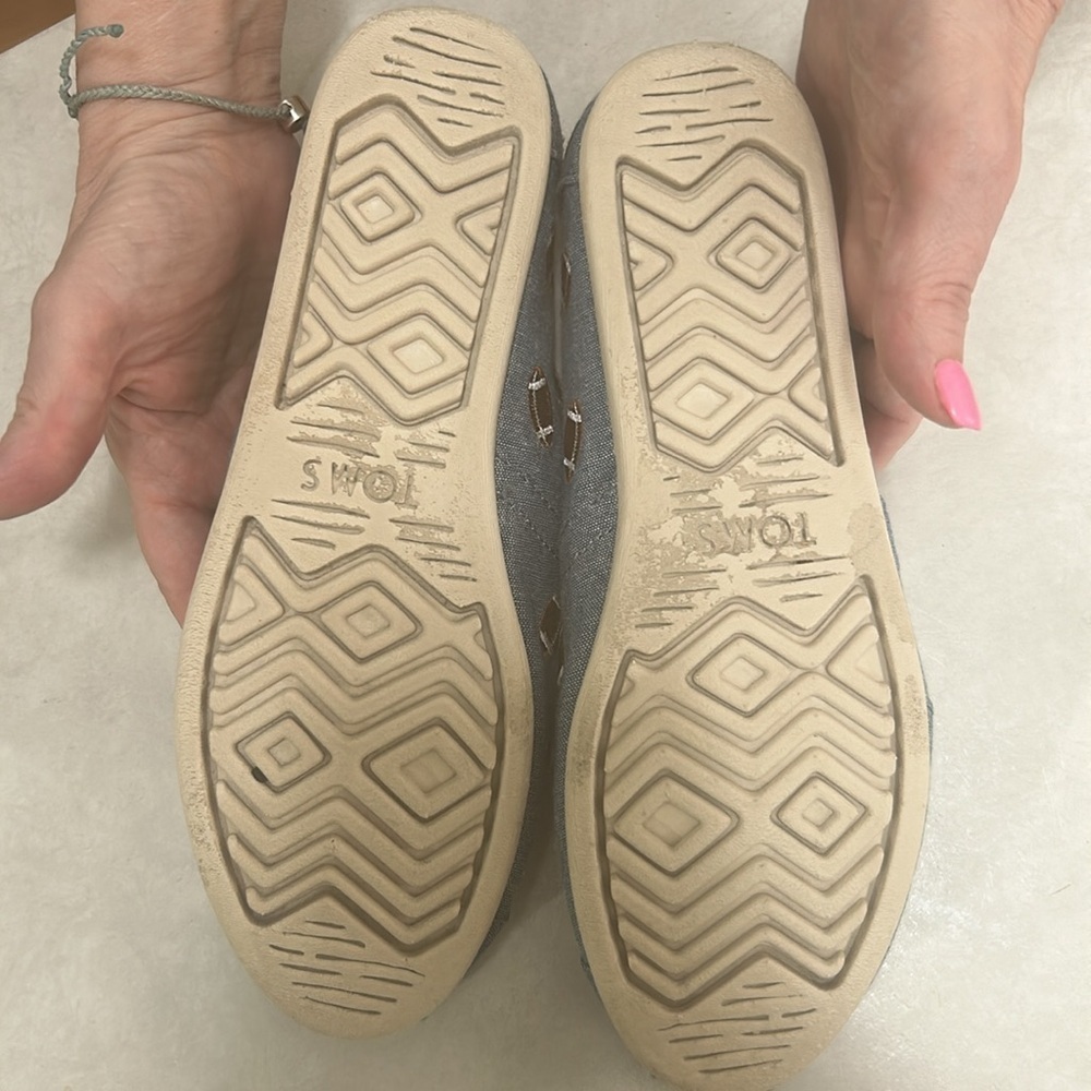 TOMS Women’s Blue Chambray Embroidered Footballs Ortholite Flats Shoes Size 6 - Picture 3 of 3